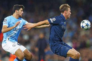 Liga Campionilor: 9 goluri în primele două meciuri »  Cartonaș roșu în Manchester City - Napoli