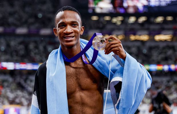 Nouă bornă la Mondialele de atletism, primul campion din istorie al Botswanei: „Sunt nebun de fericire!”