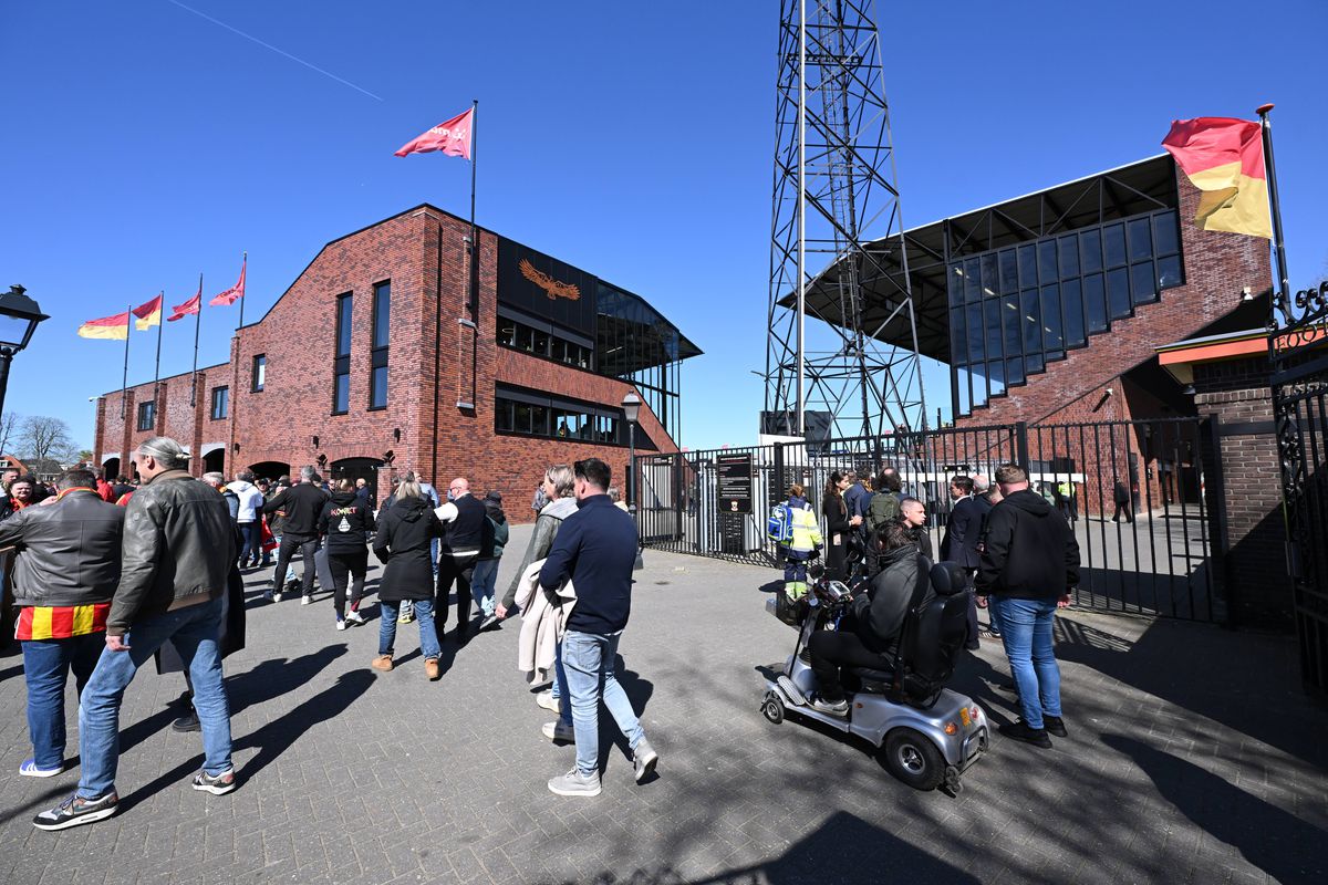 Cum vor fi întâmpinați fanii lui FCSB la Deventer: „Îi așteptăm pe români!”