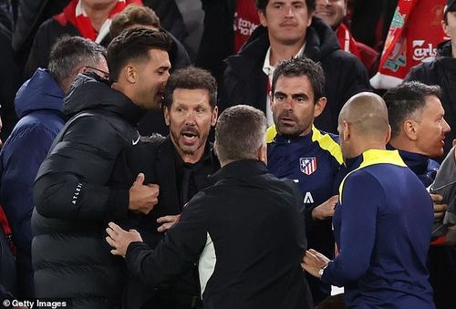 Diego Simeone, dezlănțuit! A trebuit ținut de oamenii de ordine