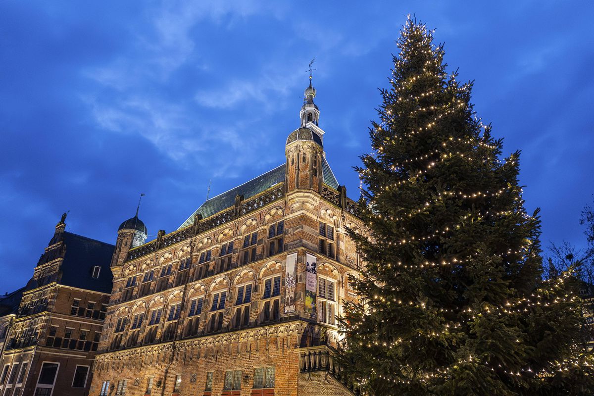 Cum vor fi întâmpinați fanii lui FCSB la Deventer: „Îi așteptăm pe români!”