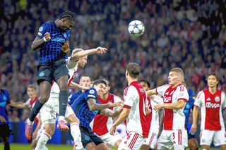 Probleme grave pentru Cristi Chivu: omul de bază este OUT o lună