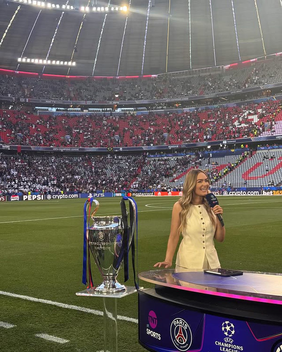 Celebra prezentatoare, gafă jenantă pe post: „Chiar l-a numit VIRGIN van Dijk?”