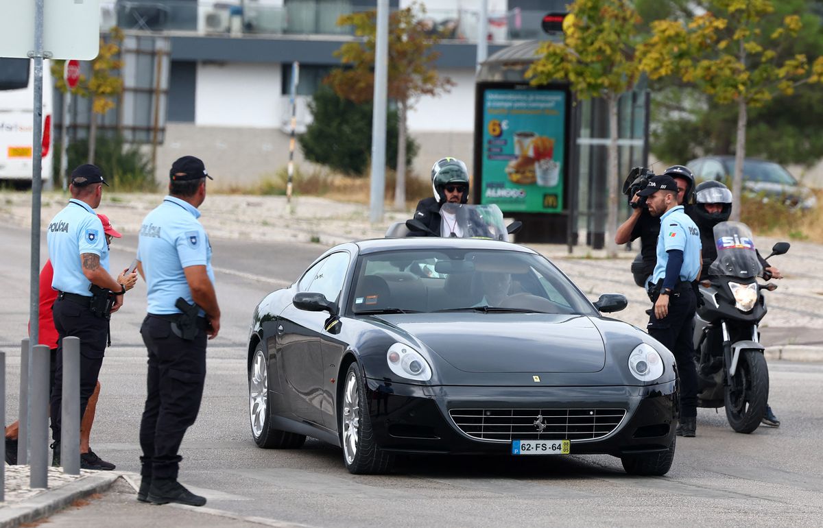 Ce „bombă” a adus Jose Mourinho la prezentarea la Benfica! » Cadou de la fostul patron