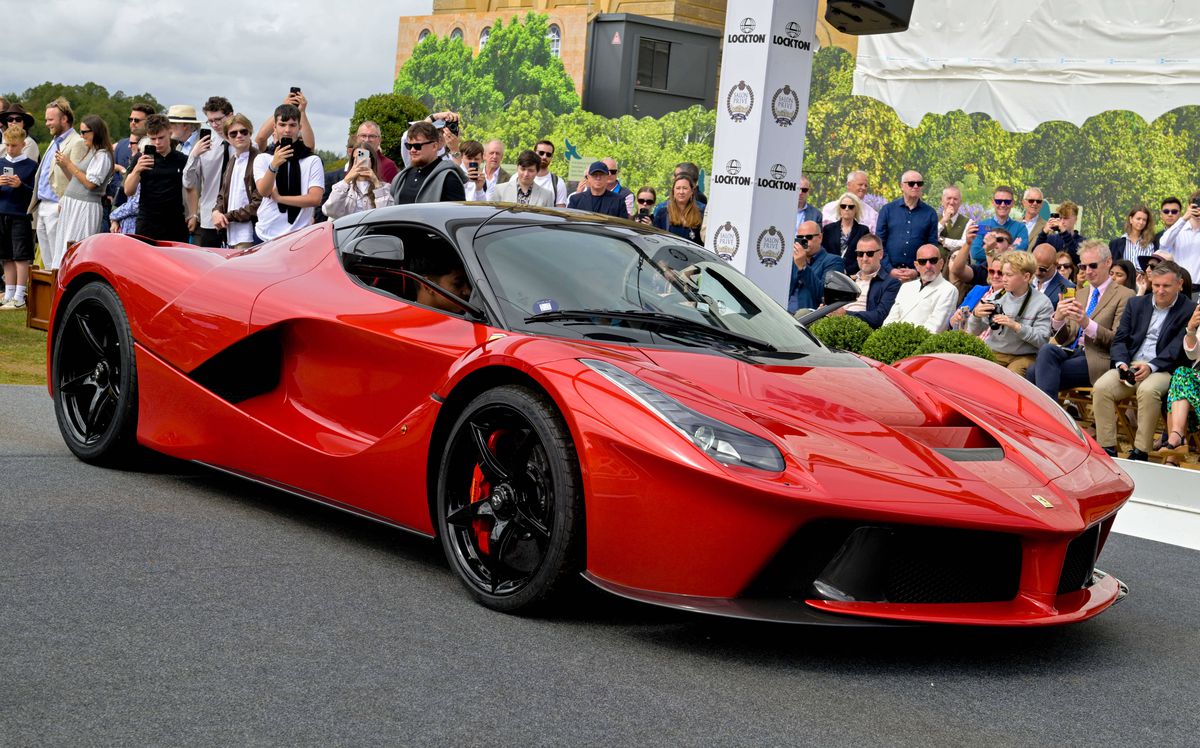 Colecția de mașini a lui Lewis Hamilton