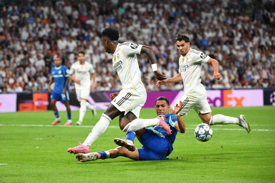 Legendele fotbalului francez „au luat foc”: „Când l-am văzut pe arbitru la braț cu Carvajal....”