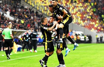 DINAMO - GAZ METAN // Forma îi dă speranțe lui Uhrin! Dinamo e printre cele mai bune echipe din Liga 1 într-un clasament inedit