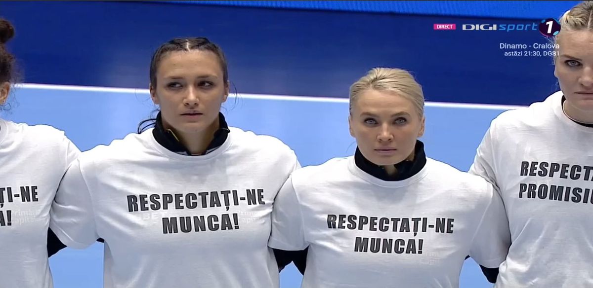 FOTO CSM București - Ferencvaros. Protest la startul meciului, în frunte cu Cristina Neagu: „Respectați-ne munca!”