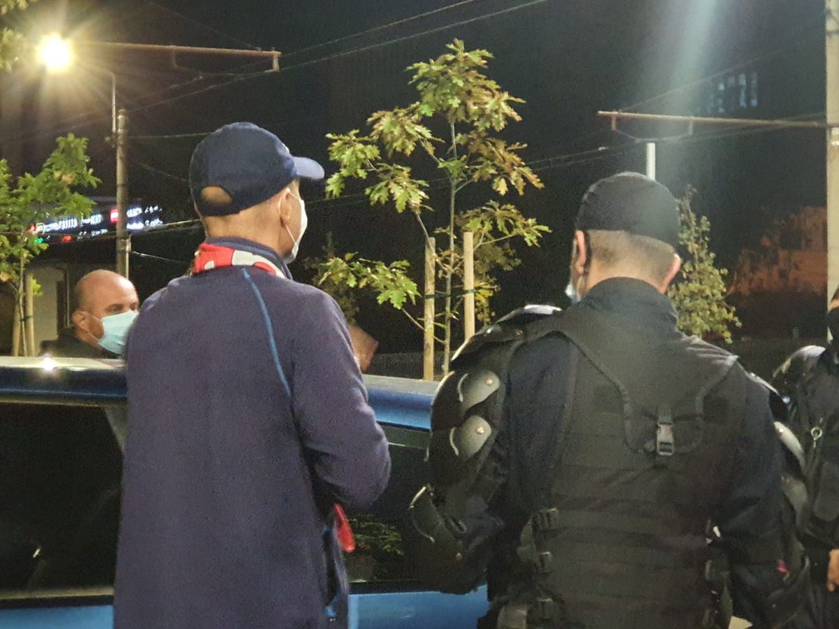 DINAMO - CRAIOVA. FOTO Agitație la porțile Arenei Naționale » Suporterii dinamoviști, luați în primire de jandarmi
