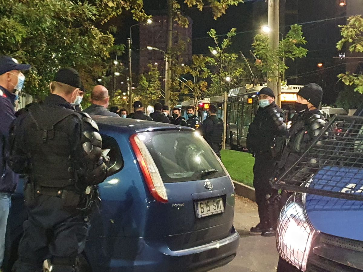 Fanii lui Dinamo, înaintea partidei cu Craiova