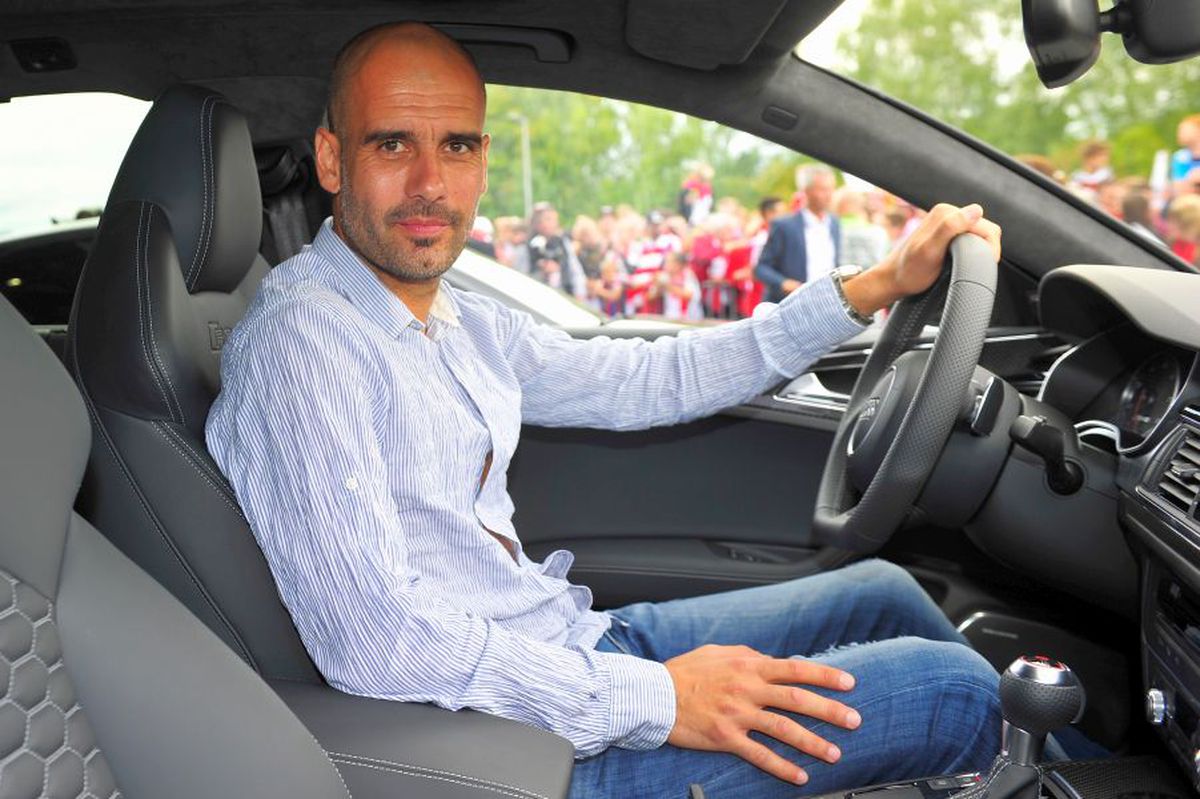 VIDEO&FOTO Câștigă zeci de milioane de euro, dar Pep Guardiola a venit la stadion cu „cea mai banală mașină”