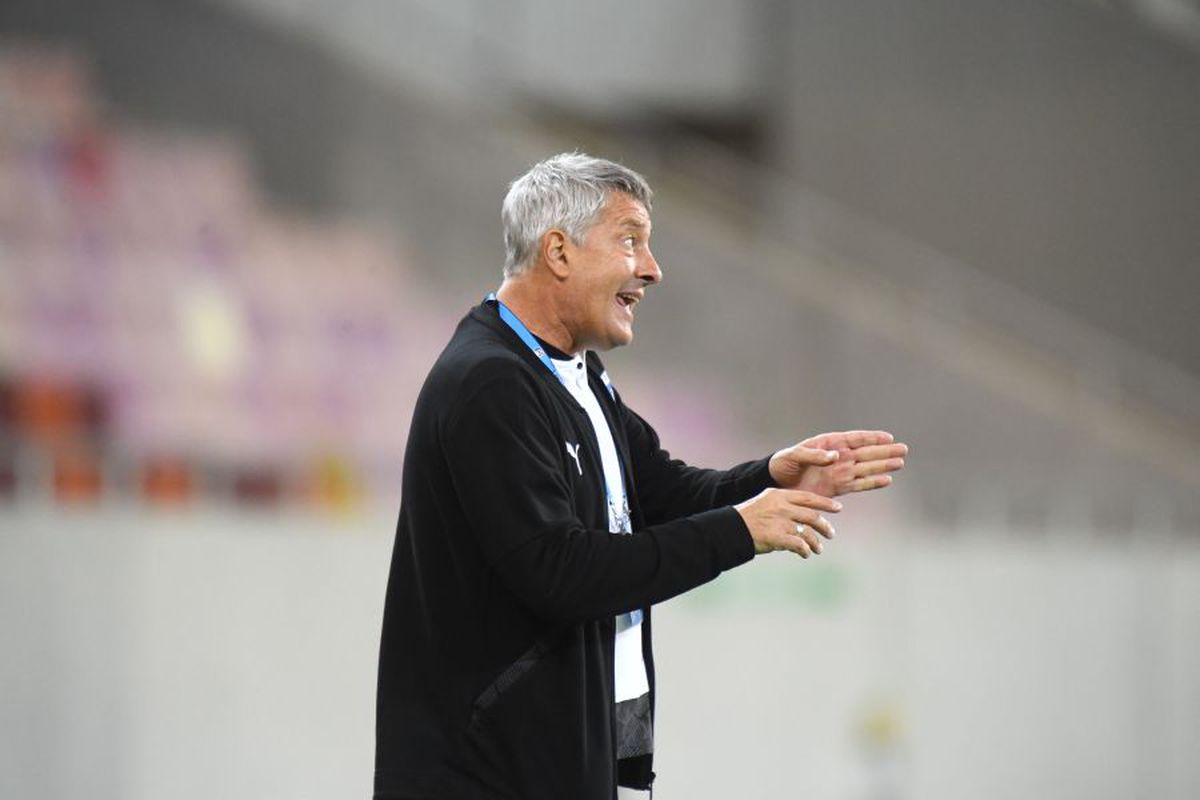 DINAMO - CRAIOVA. „Câinii” au folosit noul echipament: suporterii, eliminați de pe tricouri!