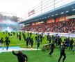 Violență extremă la derbyul Slovaciei » Ultrașii de la Spartak Trnava și Slovan Liberec, bătaie oribilă pe teren