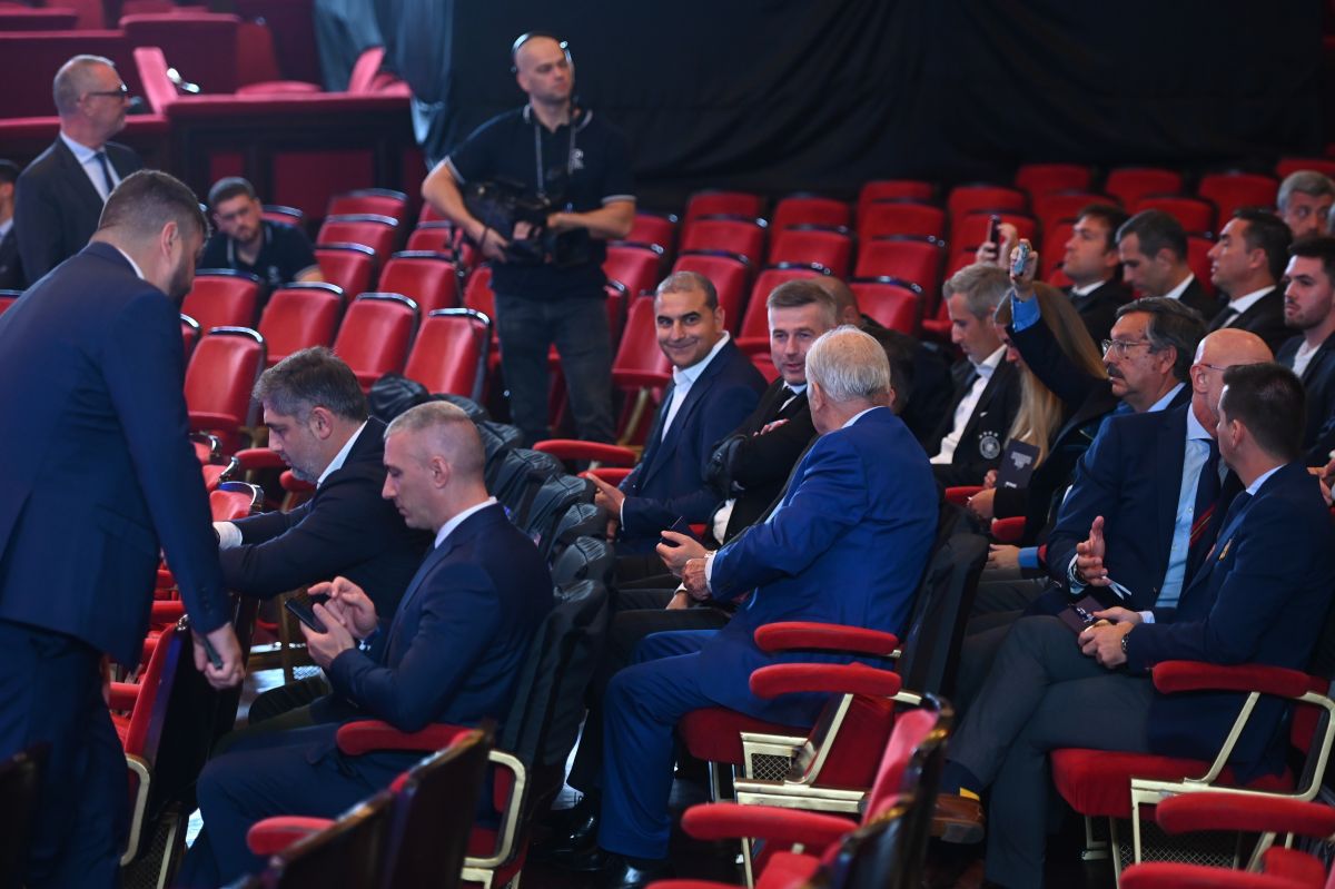 Antrenori legendari, fotbaliști de Liga Campionilor » Cine sunt adversarii României U21 în grupa de la Euro 2023