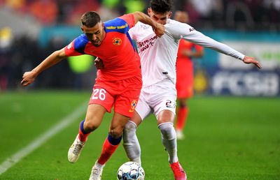 Provocare fără precedent în Liga 1! Apare o situație incredibilă în duelul indirect al echipelor care se află în lupta pentru titlu