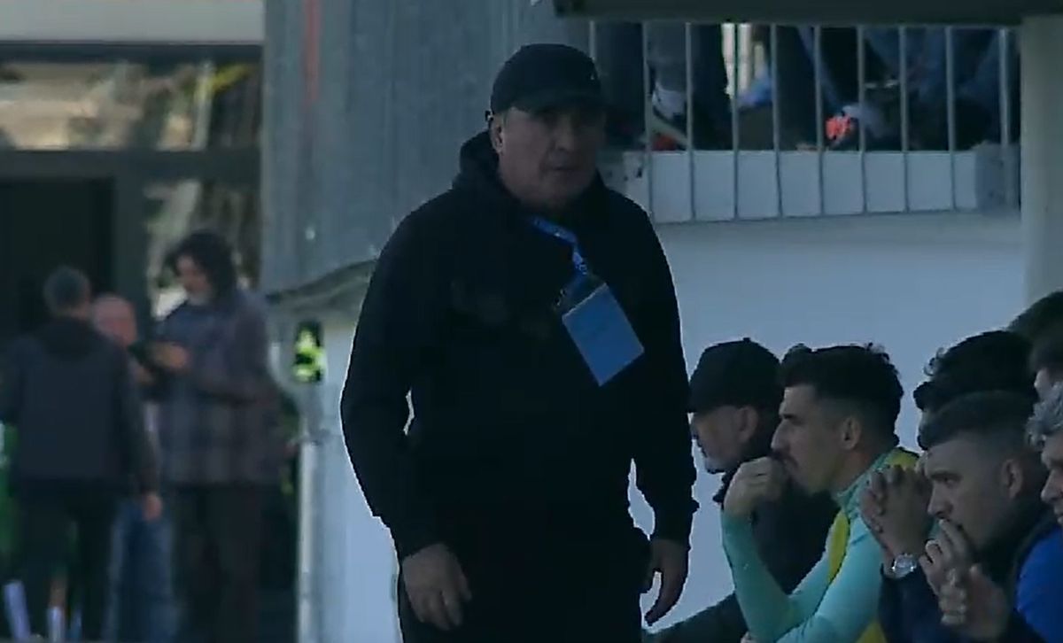 Gică Hagi, nervos în Alexandria - Farul din Cupă / FOTO: Capturi @Digi Sport 1