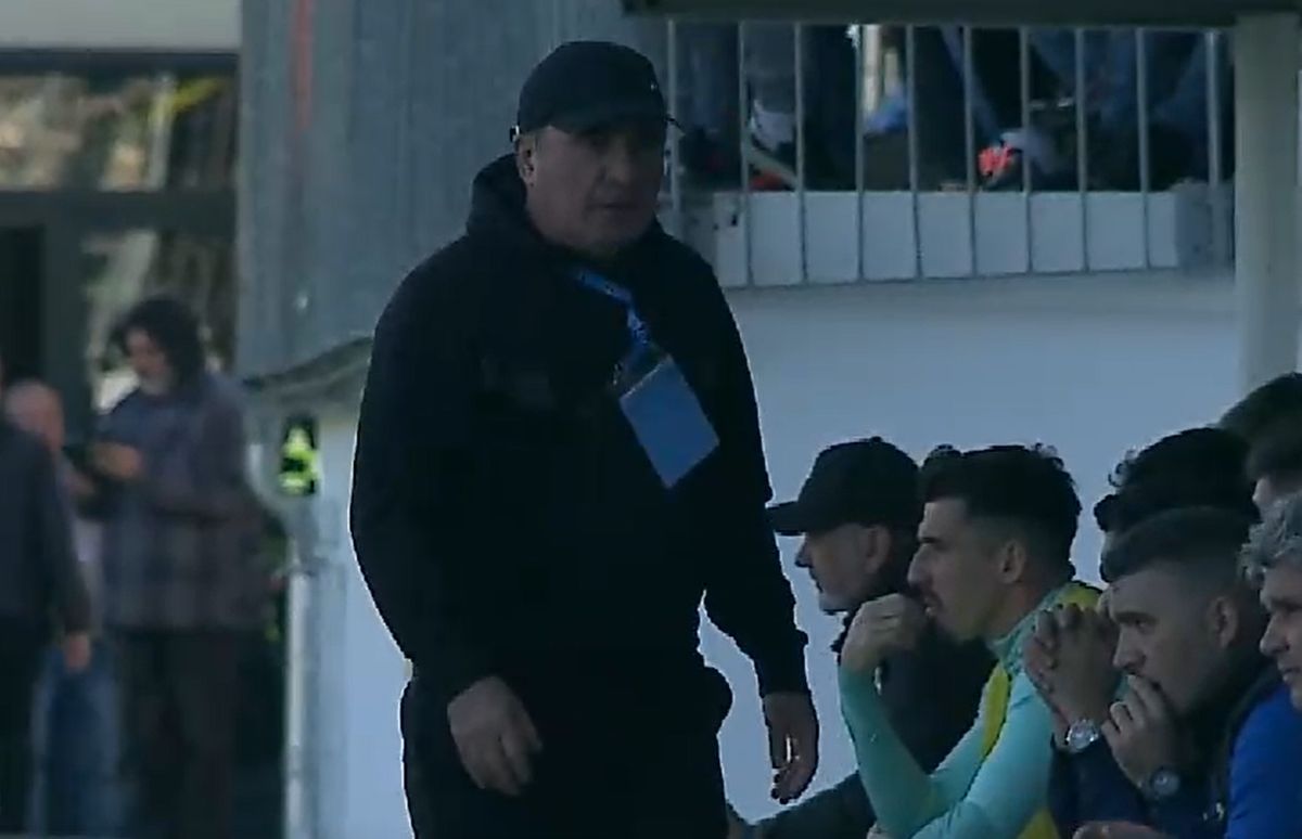 Gică Hagi, nervos în Alexandria - Farul din Cupă / FOTO: Capturi @Digi Sport 1