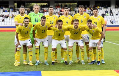 Emil Săndoi își creionează lotul pentru Euro 2023 » Noua „perlă” a lui Hagi, în vizor