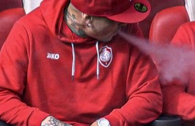 Imagini șocante pe bancă! Fostul star al lui Inter, suspendat de club pe o perioadă nedeterminată: „Regret foarte mult ce am făcut”