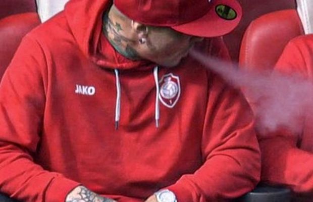 Imagini șocante pe bancă! Fostul star al lui Inter, suspendat de club pe o perioadă nedeterminată: „Regret foarte mult ce am făcut”