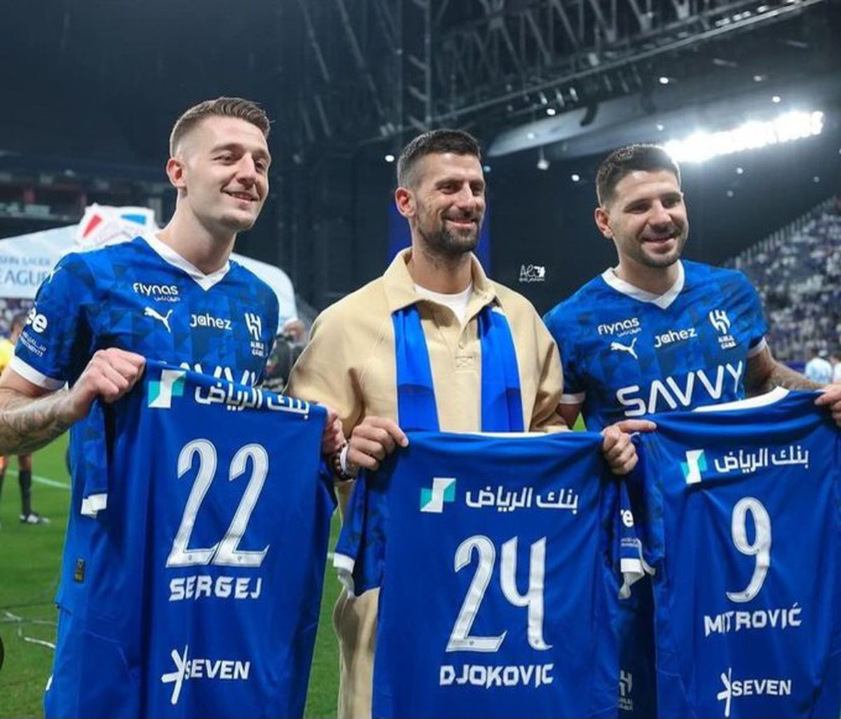 Novak Djokovic, premiat de clubul Al Hilal cu un tricou personalizat