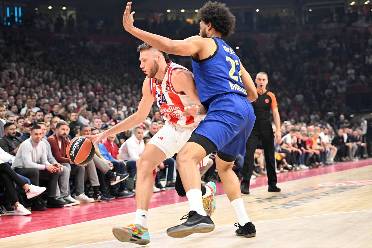 Steaua Roșie - Barcelona, într-o atmosferă specială