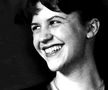 „Înotam, iar bătăile inimii răsunau ca un motor surd: eu sunt, eu sunt, eu sunt” » Povestea răscolitoare a scriitoarei Sylvia Plath și a singurului ei sprijin într-o luptă teribilă: „Abia îmi țin capul deasupra apei”