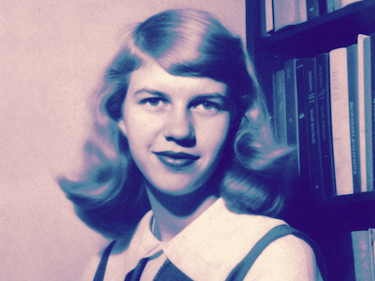 „Înotam, iar bătăile inimii răsunau ca un motor surd: eu sunt, eu sunt, eu sunt” » Povestea răscolitoare a scriitoarei Sylvia Plath și a singurului ei sprijin într-o luptă teribilă: „Abia îmi țin capul deasupra apei”