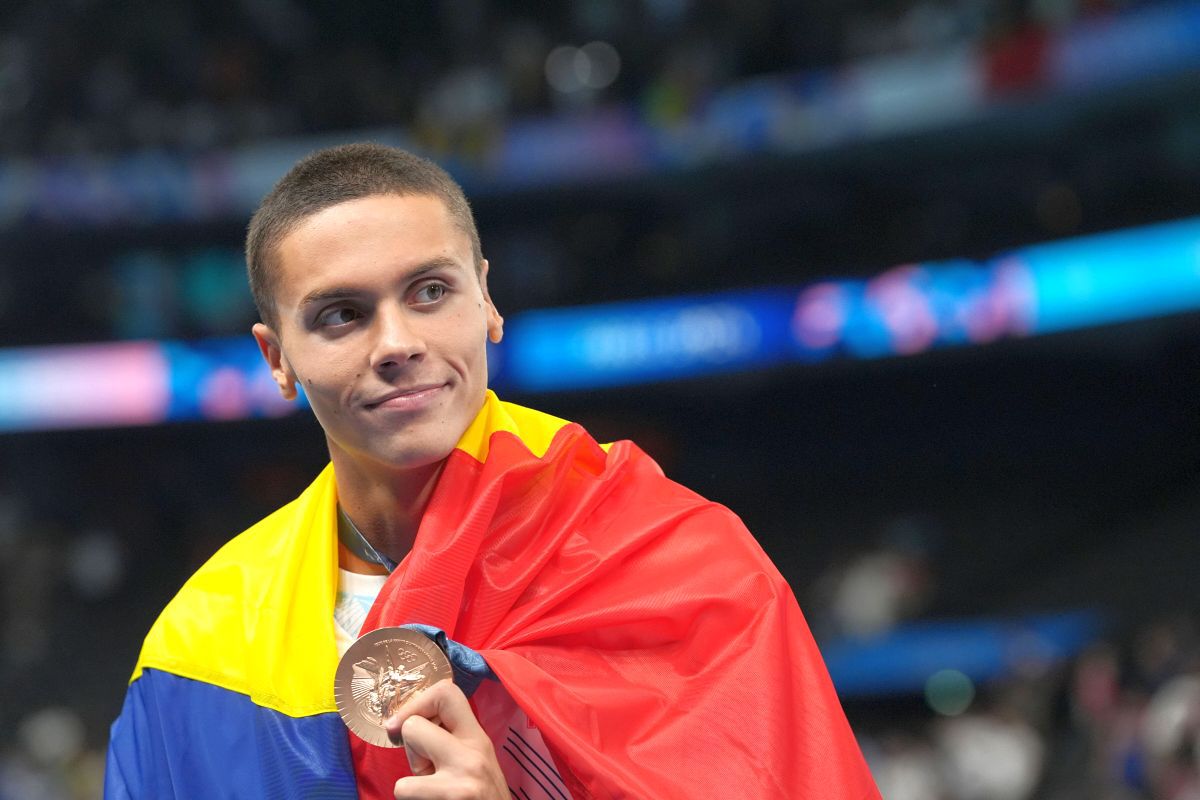 Își vede de treabă! Primele imagini postate de David Popovici, după ce bolidul achiziționat de el a ajuns subiect de polemică națională