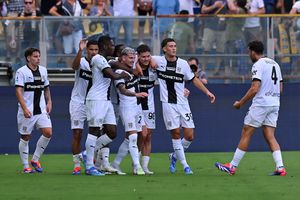 Como - Parma, primul duel al sezonului între două nou-promovate în Serie A » Man și Mihăilă, anunțați titulari + Echipele probabile