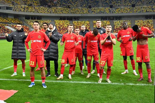 Ștefan Târnovanu (al patrulea de la dreapta la stânga), foto: Imago Images