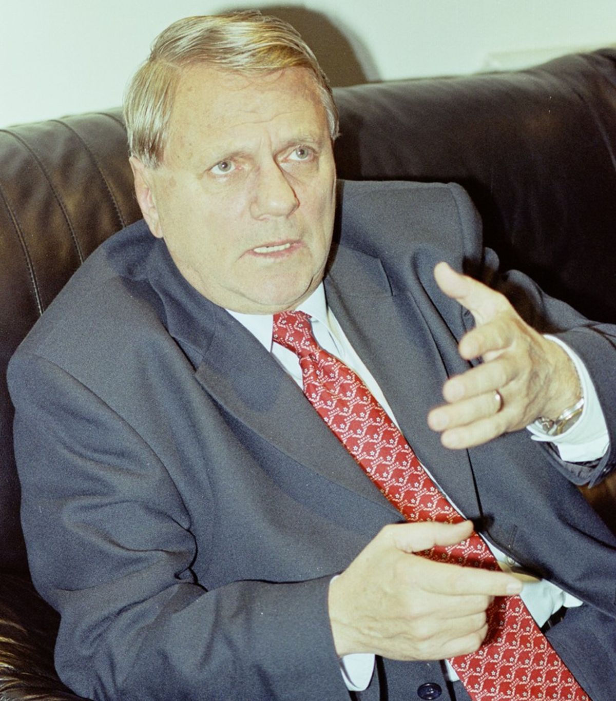 Seniorul Mircea Rădulescu, prin tunelul timpului