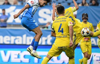 Niciun meci liniștit în Bănie! Craiova - Slobozia a avut 4 goluri, un „roșu” ciudat și ratări rar întâlnite » Clasamentul