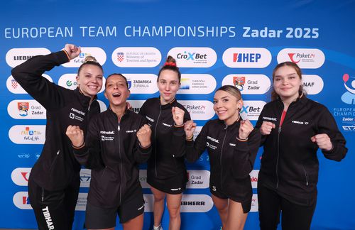 Echipa feminină a României după confruntarea cu Slovacia FOTO ETTU