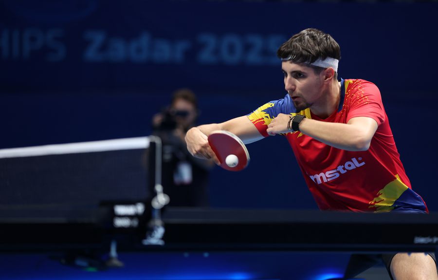 Eduard Ionescu în acțiune FOTO ETTU Echipa masculină a României luptă și ea pentru aur la Campionatul European de tenis de masă » Victorie cu 3-0 în fața Sloveniei