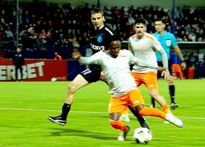 Huiduieli și înjurături în Metaloglobus - FCSB, după ce arbitrul a dat, apoi a anulat un penalty