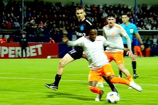 Huiduieli și înjurături în Metaloglobus - FCSB, după ce arbitrul a dat, apoi a anulat un penalty