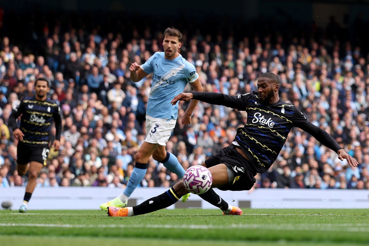 Manchester City - Everton 2-0 » „Mașinăria” Haaland i-a liniștit pe Ndiaye și David Moyes: statistici senzaționale