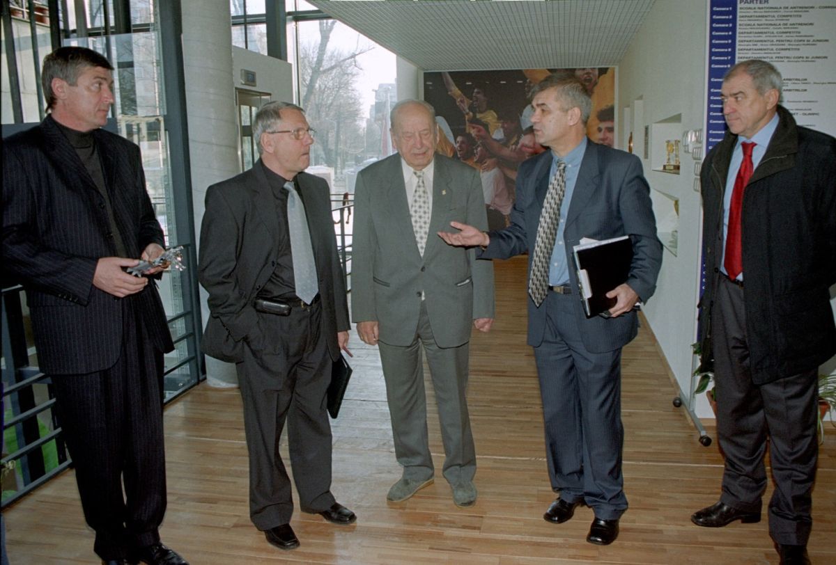 Fostul selecționer a făcut o radiografie dezarmantă: „Nimeni de la națională n-are vocație de lider!” » Traumatizat de drama din Rahova: „Nu mai ai aer când vezi așa ceva”