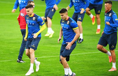 SPANIA - ROMÂNIA // VIDEO Corespondență GSP din Madrid » Contra schimbă sistemul și jumătate de echipă: 5 nume noi, printre care Ianis și Răzvan Marin