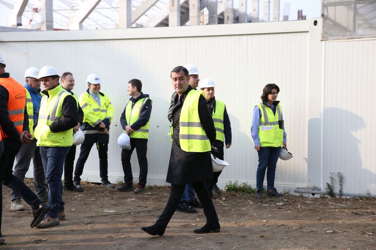 FOTO + VIDEO Ludovic Orban, în inspecție la stadioanele pentru Euro 2020: „S-a bătut pasul pe loc! S-au pierdut ani buni degeaba”