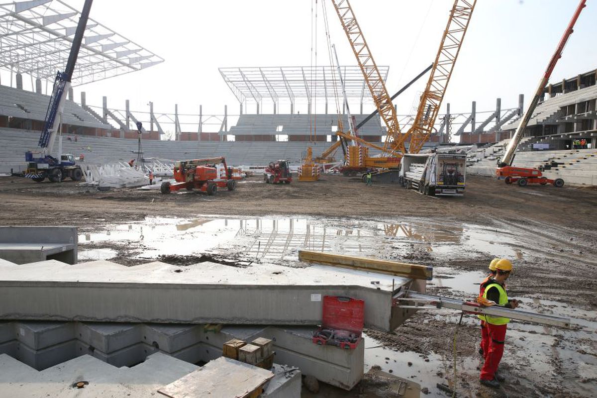 FOTO + VIDEO Ludovic Orban, în inspecție la stadioanele pentru Euro 2020: „S-a bătut pasul pe loc! S-au pierdut ani buni degeaba”