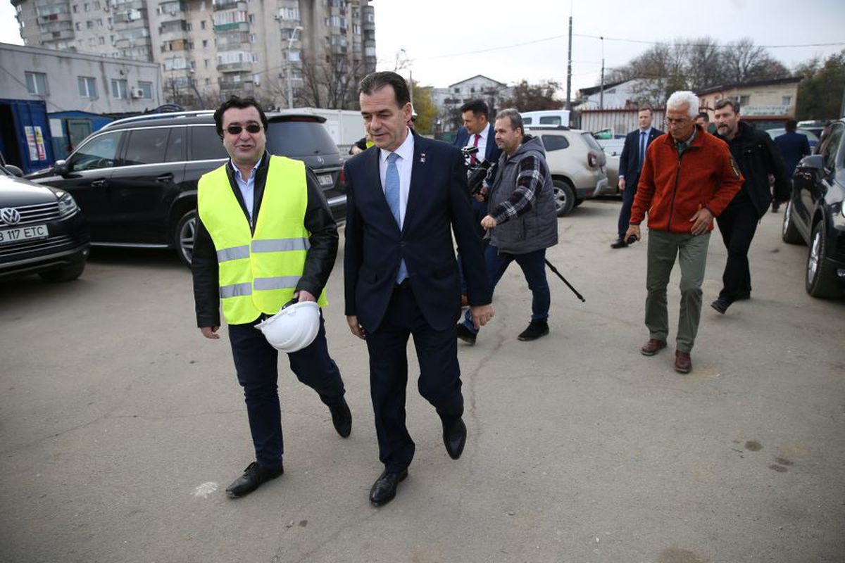 STADION RAPID FOTO + VIDEO //  SPECTACULOS Primele semne de viață la stadionul Rapid » S-a turnat fundația, iar șantierul se înalță: vezi imaginile