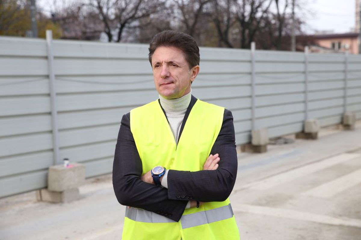 STADION RAPID FOTO + VIDEO //  SPECTACULOS Primele semne de viață la stadionul Rapid » S-a turnat fundația, iar șantierul se înalță: vezi imaginile