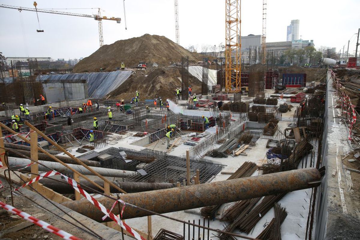 STADION RAPID FOTO + VIDEO //  SPECTACULOS Primele semne de viață la stadionul Rapid » S-a turnat fundația, iar șantierul se înalță: vezi imaginile