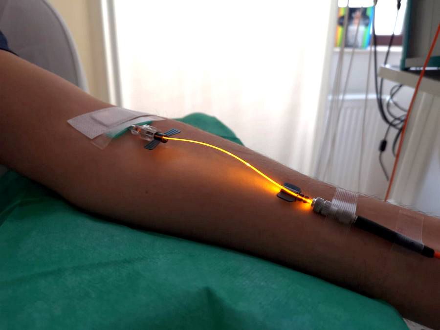 EXCLUSIV // UPDATE Corona Brașov, suspectată de dopaj în masă cu laser intravenos! 4 dintre jucătoare sunt în lotul de Mondial, iar două au primit notificare de la ANAD!