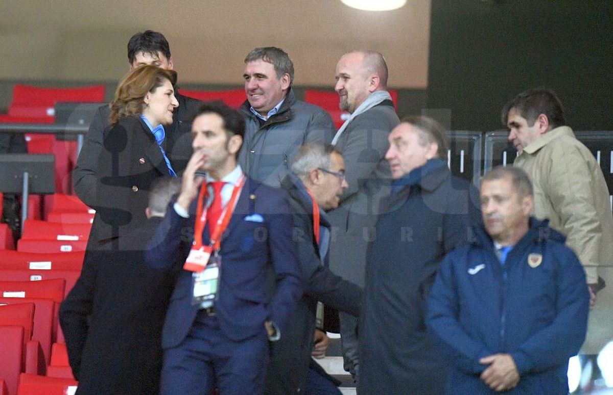 SPANIA - ROMÂNIA // FOTO Răzvan Burleanu, presing la Gică Hagi în timpul meciului cu Spania? Cei doi au fost împreună pe „Wanda Metropolitano”