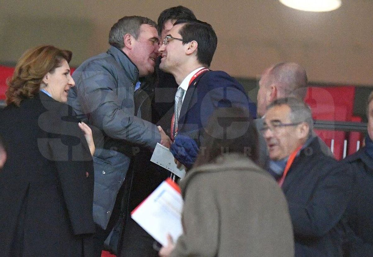 SPANIA - ROMÂNIA // FOTO Răzvan Burleanu, presing la Gică Hagi în timpul meciului cu Spania? Cei doi au fost împreună pe „Wanda Metropolitano”