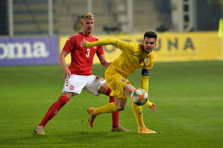 Ianis Hagi (galben) în România U21 - Danemarca U21 1-1