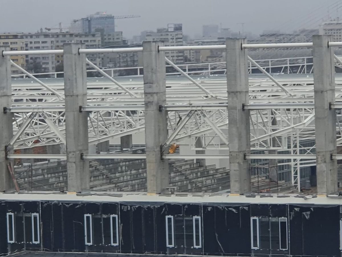 FOTO EXCLUSIV. Cum arată stadionul Giulești la final de 2020: structura acoperișului e aproape finalizată